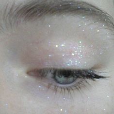 Matte Make Up, Pale Aesthetic, Festival Make Up, Mia 3, Lily Rose Depp, Soft Grunge, White Glitter