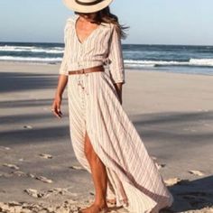 Size Small. Euc. Boho Gown, Estilo Hippie, Split Maxi Dress, Maxi Styles, Maxi Robes, Dress Picture, Mode Inspiration, Hippie Style, Boho Hippie