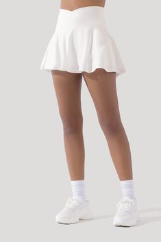 Our most curve-accentuating skort designed for endless twirls and booty shakin’. Meet your newest wardrobe staple. Cute Preppy Clothes, Cute White Shoes, Cute White Skirt, Cute Tennis Outfit, Preppy Fits, Athletic Skirts, White Tennis Skirt, Holiday Wishlist, White Skort