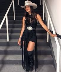 Country Concert Outfit Winter, Vestidos Country, Concert Outfit Winter, Nfr Outfits, Cute Cowgirl Outfits, Nfr Fashion, Cowgirl Style Outfits, Wilde Westen