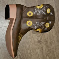 Women's Size 11 Sunflower Cowboy Boots. Never Worn Still In Plastic Sunflower Cowboy Boots, Chocolate Sunflower, Sunflower Boots, Cowboy Boots, Bootie Boots, Sunflower, Cowboy, Ankle Boots, Womens Sizes