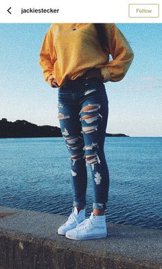 Casual Chic Fall Outfits, Casual Chic Fall, Teen Winter Outfits, Teenage Outfits, Blue Ripped Jeans, Chic Fall Outfits, Casual School Outfits, Cute Outfits For School