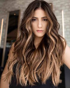 25%20Dark%20Brown%20Hair%20with%20Blonde%20Highlights%20Ideas%20for%20Luscious%20Brunettes Highlights Brown Hair Over 50, Brown Hair Over 50, Blonde Highlights Brown Hair, Hair For 2023, Dark Brown Hair With Blonde, Dark Brown Hair With Blonde Highlights, Blonde Highlights Ideas, Icy Blonde Highlights, Chunky Blonde Highlights