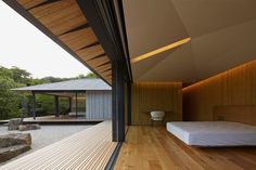 Kengo Kuma House, Modern Japanese Architecture, Houses In Japan, Japanese Home Design, Traditional Japanese Architecture, Japanese Style House, Brazilian Style, Japanese Architect