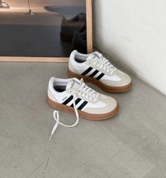 Adidas Samba Platform, Look Grunge, Colorful Sneakers, Pastel Outfit, Hype Shoes, Shoe Inspo, Looks Street Style