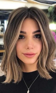 Hair Jazz, Hair Length Chart, Hair Color Crazy, Short Brown Hair, Gorgeous Hair Color, Short Hair Balayage