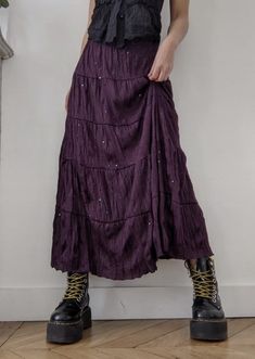 Types Of Maxi Skirts, Fairycore Maxi Skirt, Alt Maxi Skirt, Lavender And Brown Outfit, T Shirt Maxi Skirt Outfit, Purple Silk Skirt Outfit, Grunge Purple Outfit, Violet Skirt Outfit, Purple Skirt Outfit Ideas