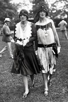 In a place where we’re all on display all the time, we speak to each other with clothes. 1920s American Fashion, 1920s Nyc, 1980 Clothing, 1920 Style, Fashion 1920s, 1920s Fashion Women, Belmont Park, Horse Races