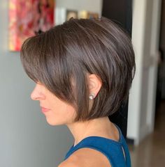 Jaw-Length Cut For Thin Hair Layered Bob Short Fine Hair Over 50, Ear Length Hair With Layers, Short Bob Haircuts With Layers Fine Hair, Short Layered Bob Hairstyles For Fine Hair, Short Hair Cuts For Fine Hair, Short Haircuts For Women Edgy, Edgy Short Hair For Women Over 50, Wavy Haircut, Short Layered Bob