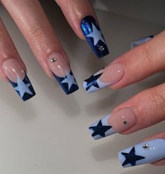 nailed this contrasting navy and baby blue star design. We know what we’re getting at our next nail appointment… Dark Blue Nails, Punk Nails, Blue Acrylic Nails, Grunge Nails, Blue Nail Designs, Blue Nail, Funky Nails