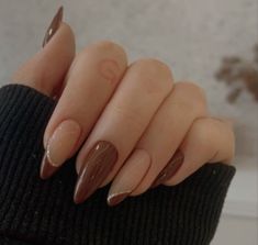 Gel Nails Beige, Lilac Nail Designs, Brown Nails Ideas, Simple Nails Gel, Nails Beige, Brown Nail, Blush Nails, Sparkle Nails, Nails Desing