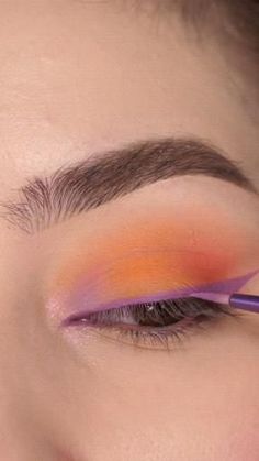 Purple Sunset Eyeshadow, Purple And Orange Eyeshadow Looks, Orange And Purple Eye Makeup, Easy Color Eyeshadow Looks, Purple Orange Eye Makeup, Purple And Orange Outfit Ideas, Colorful Eyeshadow Looks For Hooded Eyes, Easy Makeup Ideas Colorful, Orange And Purple Eyeshadow