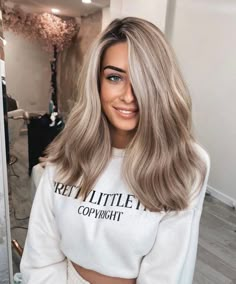 Dark Route Blonde Hair, Beige And Brown Hair, Brunette To Blonde Medium Length, Fall Dimensional Blonde Hair Color, Beige Blonde Hair With Highlights, Dust Blonde Hair, Healthy Hair Color Ideas, Cool Dimensional Blonde, Easy To Maintain Blonde