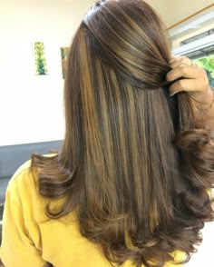 Hair Streaking Ideas Highlights, Global Hair Color With Highlights, Indian Hair Color Highlights, Hair Highlights For Black Hair, Hair Colour For Indian Skin, Global Highlights, Indian Hair Highlights, Highlights For Hair, Global Hair Color