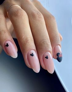 Top nail art luxury designs for your nails art 2023. Disney Nail Art, Minnie Mouse Nails, Paris Nails