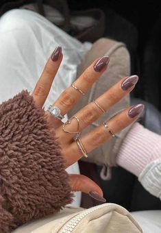 Cool Tone Nail Colors, Shellac Nails Fall, Kutek Disney, Nail Types, Wine Nails, Simple Fall Nails, September Nails, Cute Nails For Fall