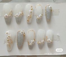 Pearl Nail Art Designs, Nail Art Lamaran, Nail Art Pengantin, Pearls Nail Art, Kuku Wedding, Nail Art With Pearls Beads, Pearl Decor Nails, Nail Designs With Pearls, Douyin Pearl Nails