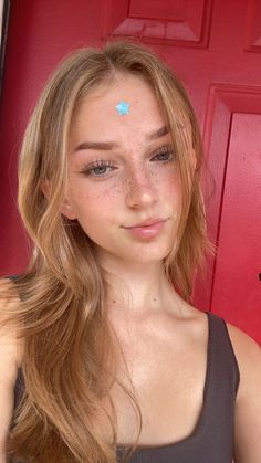 Fake Freckle Placement, Natural Freckles Makeup, Permanent Freckles, Strawberry Freckles, Star Freckles, Faux Freckles Makeup, Henna Freckles, Sophie Core, Freckles Natural