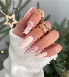 Beige Nails Design, Nail Art Noel, Winter Nail Art, Winter Nail