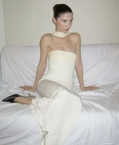 Slick Back Bun, Orseund Iris, Bridal Styling, Art Outfit, Pointy Heels, Custom Ring, Lovely Clothes, Kendall Jenner Style, Vintage Bridal