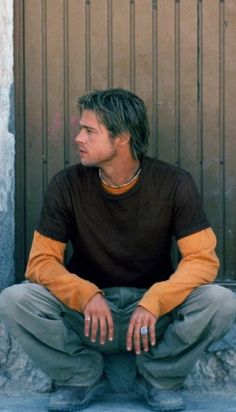 2000s Hip Hop Fashion | 00s Nostalgia | 00s Aesthetic Hipster Skater Outfits Men, 90s Guys Aesthetic, Brad Pitt 2000 Style, Short Sleeve Over Long Sleeve Outfits Men, Mens 90s Fashion Summer, Brad Pitt 90s Aesthetic, Brad Pitt 90s Style, Brad Pitt 2000s, Brad Pitt Aesthetic