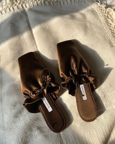 Sleeper Slippers, Luxury Elegant Brown Slippers, Luxury Chic Slip-on Slippers, Luxury Brown Slippers, Slippers Elegant, Luxury Leather Slip-on Slippers, White Heel Boots, Heeled Slippers, Women Slippers Fashion