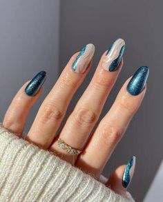 blue nails Blue Chrome Nails, Sky Blue Nails, Royal Blue Nails, Navy Nails, Orange Nail Designs, Light Blue Nails, Blue Polish, Blue Tips