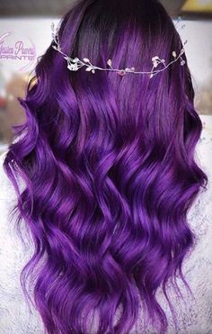 Cute Purple Hair Dye Ideas, Light Purple Hair Dye, Two Tone Hair Color Ideas, Two Tone Hair Color, Galaxy Hair Color, Exotic Hair Color, Gemini Hair, Two Tone Hair