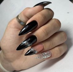 Black Glitter New Years Nails, New Years Nail Designs Black And Silver, Goth New Years Nails, Black And Silver Nails Almond, Black And Silver Almond Nails, Holiday Nails Black, Black Glam Nails, Black Sparkly Nails, Black And Silver Nails