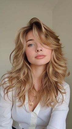 #hairstyleideas Honey Blonde Hair, Long Blonde, Long Blonde Hair, Hair Color Trends, Blonde Balayage, Balayage Hair, Trendy Hairstyles, Wavy Hair, Hair Hacks