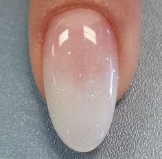 Male Up, Unghie Sfumate, Nails Ombre, Milky Nails, Almond Nail, Super Nails, White Nail, Nails Almond, Oval Nails