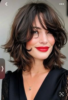 Wavy Long Bob Hairstyles, French Chignon, French Haircut, 50 Hairstyles, French Bob, Graduation Makeup, Hair Inspiration Short