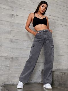 Gray High Waist Cargo Jeans For Streetwear, Gray Wide Leg Jeans Outfit, Grey Wide Leg Jeans Outfit, Gray High Waist Cargo Jeans With Pockets, Gray Wide Leg Utility Cargo Jeans, Gray Wide Leg Cargo Jeans, Gray Wide-leg Cargo Pants With Pockets, Cargo Pants Style, Grey Cargo Pants