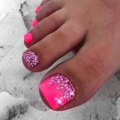 Hot Pink Summer Toenail Designs: Sparkle, Art, and Beach Vibes Glitter Pedicure, Glitter Toe Nails, Pink Pedicure, Pink Toe Nails, Pedicure Nail Designs, Gel Toe Nails, Acrylic Toe Nails