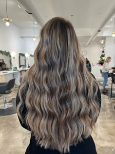 Dark Hair With Blonde Lowlights, Brown And Blonde Extensions, Full Highlights On Dark Hair, Highlighted Hair Ideas, Winter Blonde Highlights, Hair Inspiration Brunette, Teddy Bear Blonde, Blonde Underneath Hair, Light Beige Blonde