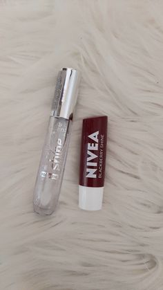 clear crystal & nivea berry shine Clear Lip Gloss Aesthetic, Nivea Makeup, Lip Combo, Makeup Tut, Lip Glosses, Makeup Essentials