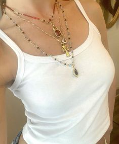 Chunky jewellery, chunky necklace, chunky necklaces, cross necklace, long necklace Different Jewelry Styles, Outfits With Gold Jewelry, Eclectic Jewelry, Accessory Inspo, Cooler Style, Stacked Jewelry