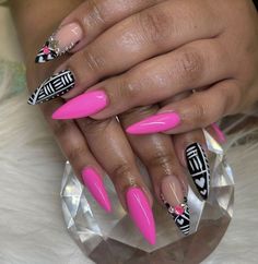 Mail Designs With Glitter, Wild Nails, Pink And Black Nails, Stilleto Nails Designs, Pop Art Nails, Diva Nails, Ombre Acrylic Nails, Nails Design With Rhinestones