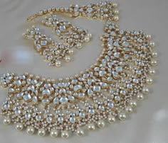 Gold Jewelry Prom, Bridal Necklace Designs, Antique Jewellery Designs, Bridal Accessories Jewelry