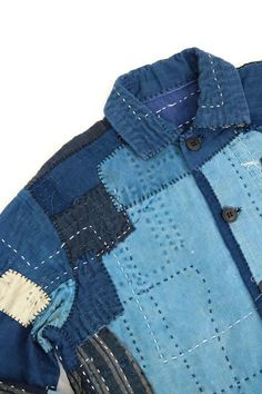 MITSUGU SASAKI(Japanese Boro)"SUPER BORO BORO jacket by hand work."Patched by Mitsugu Sasaki, July 2019.From(body):Germany, 1950'sMaterial:Japanese antique cotton,(from 19th century to 1950's)Color:Mixed indigo blue.This jacket was made over 50 hours.SizeShoulder to shoulder: 18.5 inch (46 cm)Shoulder to cuff: 22 inch (56 cm)Chest measurement : 44.8 inch(114 cm)Dress length: 26.3 inch(67 cm) Thank you!!! Moodboard Portfolio, Upcycled Linens, Boro Jacket, Boro Sashiko, Japanese Boro, Jacket Patchwork, Upcycling Fashion, Indigo Linen, Workwear Vintage