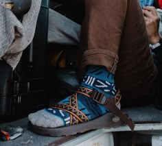 Camping Style Outfit, Chacos Outfit, Camping Style Clothes, Granola Outfits, Mens Outdoor Fashion, Camping Style