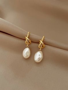 Flat Pearl Earrings, Fine Pearl Jewelry, Chemical Substances, Sweet Accessories, Euro Summer, Baroque Pearl Earrings, Vintage Material