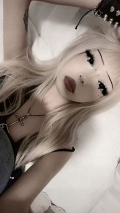 Discord Catfish, Cute Emo Makeup, Emo Piercings, Kawaii Scene, Egirl Makeup, Funny Face Photo, Photo Funny, Alt Makeup, Pretty Makeup Looks