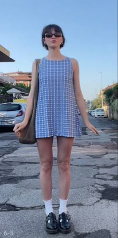 Mini Dress With Shorts, 90s Spring Outfits Aesthetic, Current Fashion 2024, Phoebe Buffay Summer Outfits, Tropigoth Outfit, La Vibes Outfit, Summer Layering Outfits Women, Berlin Fashion Summer, Summer Skirt Outfits Short