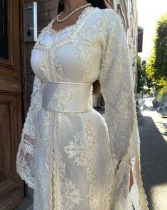 Matching Nikkah Outfits, Kaftan Wedding Dress Morocco, White Moroccan Takchita, White Moroccan Kaftan, Iranian Wedding Dress, Kaftan Aesthetic, Moroccan Dress Kaftan, Bridal Dress Pakistani, Moroccan Wedding Dress