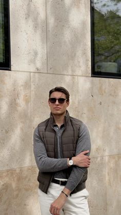 Insta: philip.sbrt Finance Bro, Vest Outfits Men, Mens Smart Casual Outfits, Work Outfit Office, Preppy Men, Aesthetic Outfits Men, Classy Outfits Men, Friday Outfit, Trendy Mens Fashion