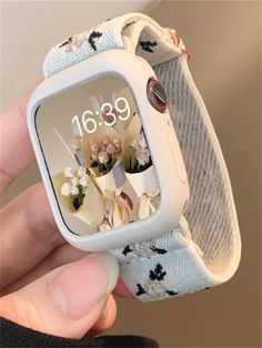 Cute Apple Watch Accessories, Apple Watch Fashion, Pretty Watches, Fancy Watches, Expensive Jewelry Luxury, Expensive Jewelry, Hand Embroidery Art