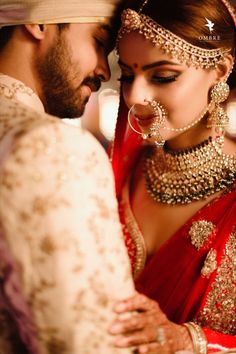 Pose Pengantin, Bride Groom Poses, Indian Bride Photography Poses, Couples Kiss