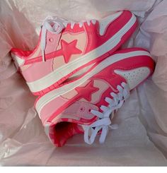 Big Widget, Outfit Building, Harajuku Pink, Cute Casual Shoes, Pretty Sneakers, Preppy Shoes, Pretty Shoes Sneakers, Cute Nike Shoes