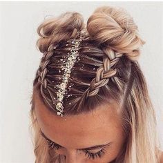 Nye Hairstyles, Smart Hairstyles, Boxer Braids, Pixie Bob Haircut, French Braid Hairstyles, Penteado Cabelo Curto, Festival Hair, Glitter Hair